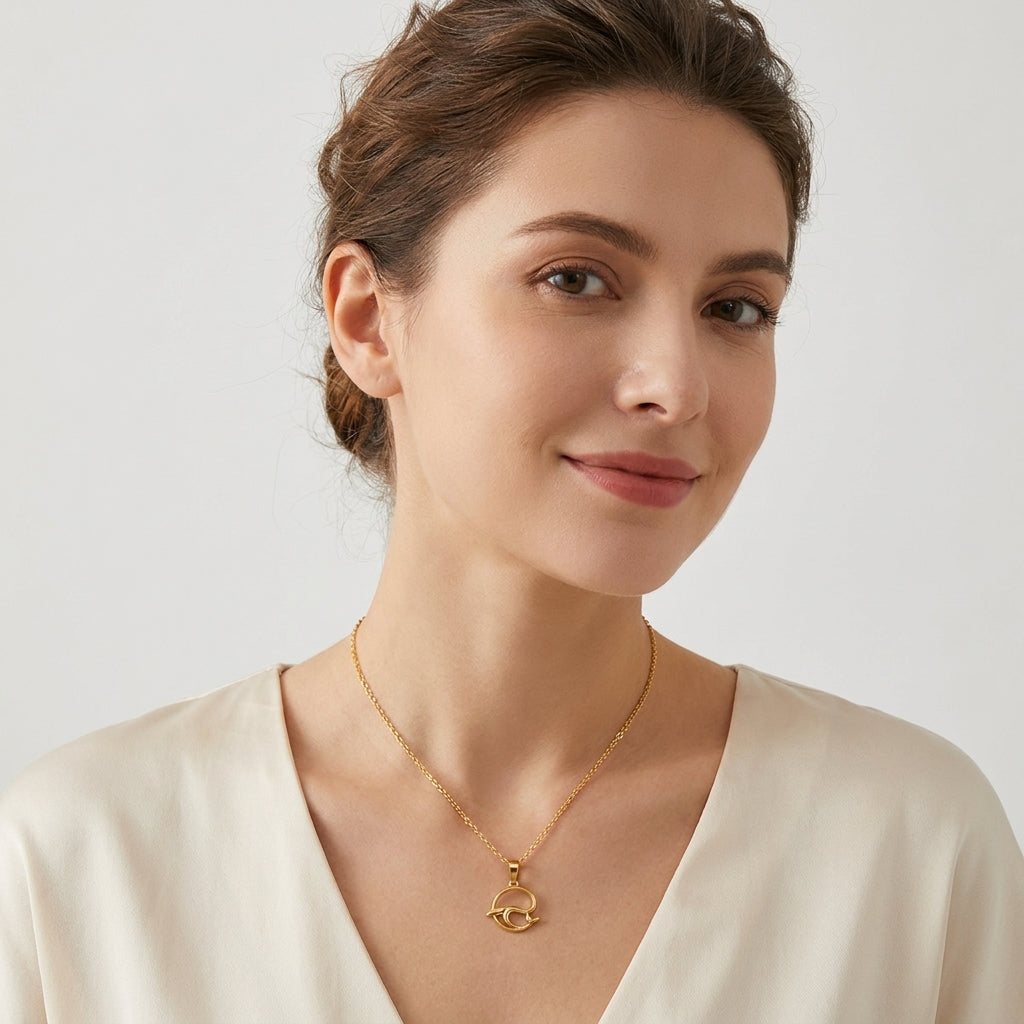 Delora Pendant Necklace