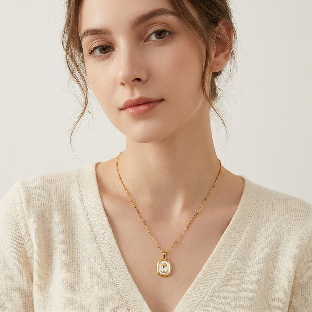 Bare Bloom Pendant Necklace