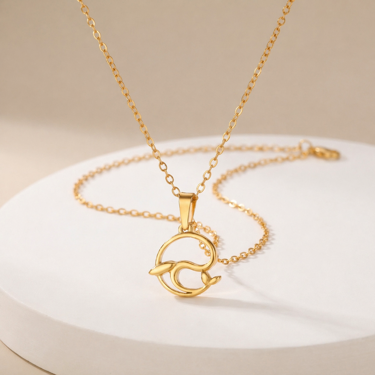 Delora Pendant Necklace