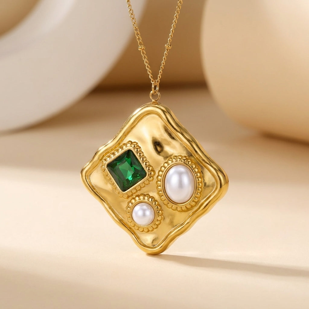 Iris Vintage Pendant Necklace