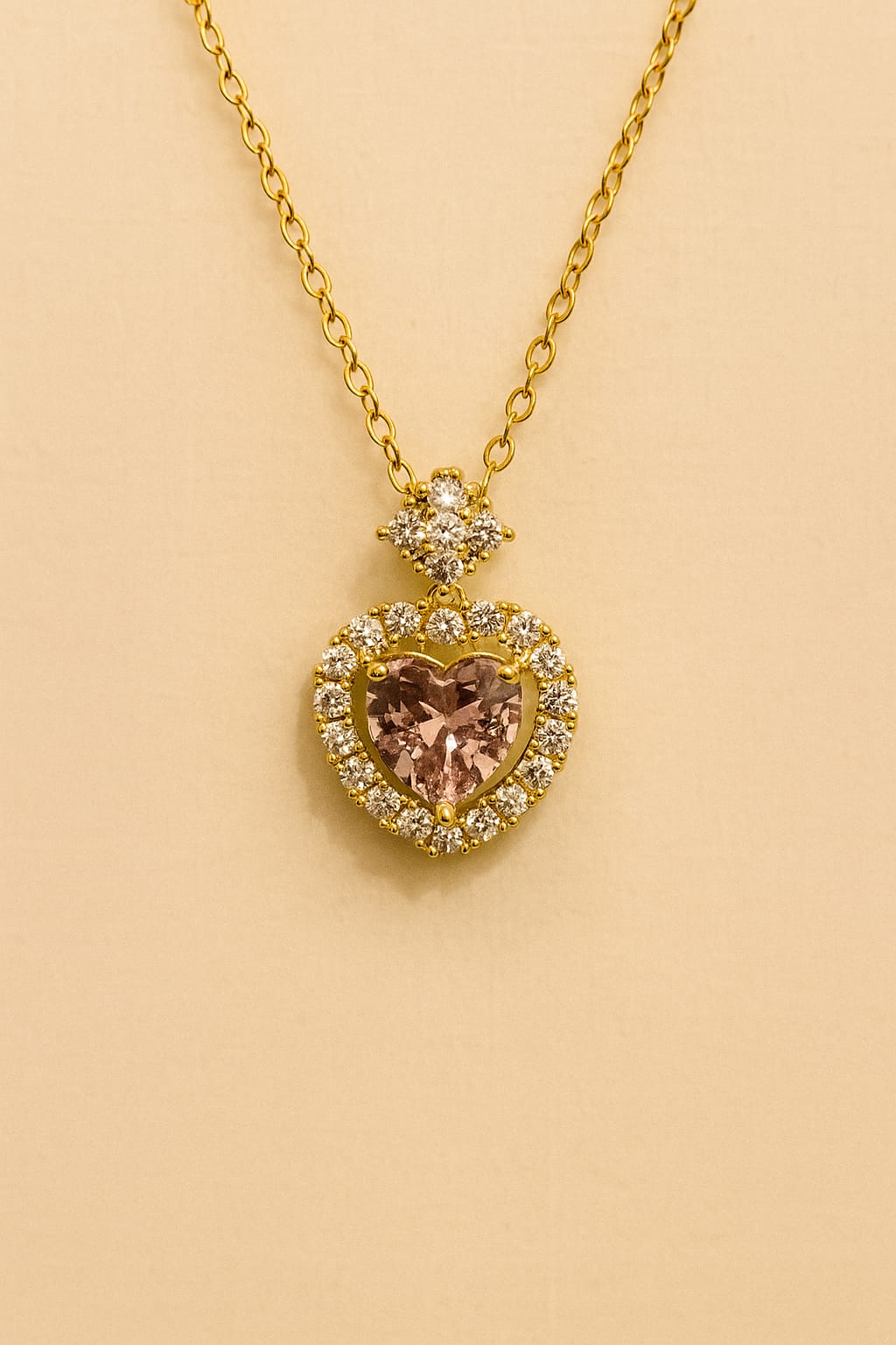Luvina Pendant Necklace