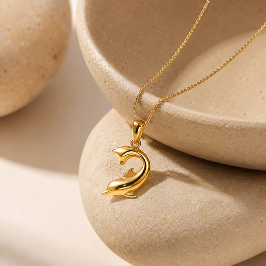Nera Pendant Necklace