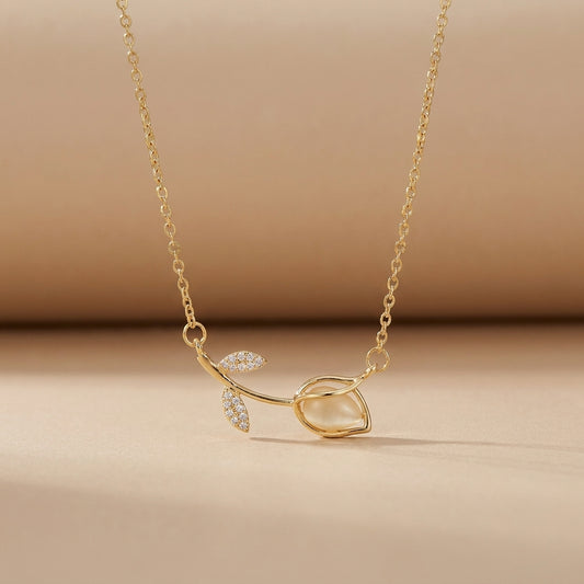 Rosyn Pendant Necklace