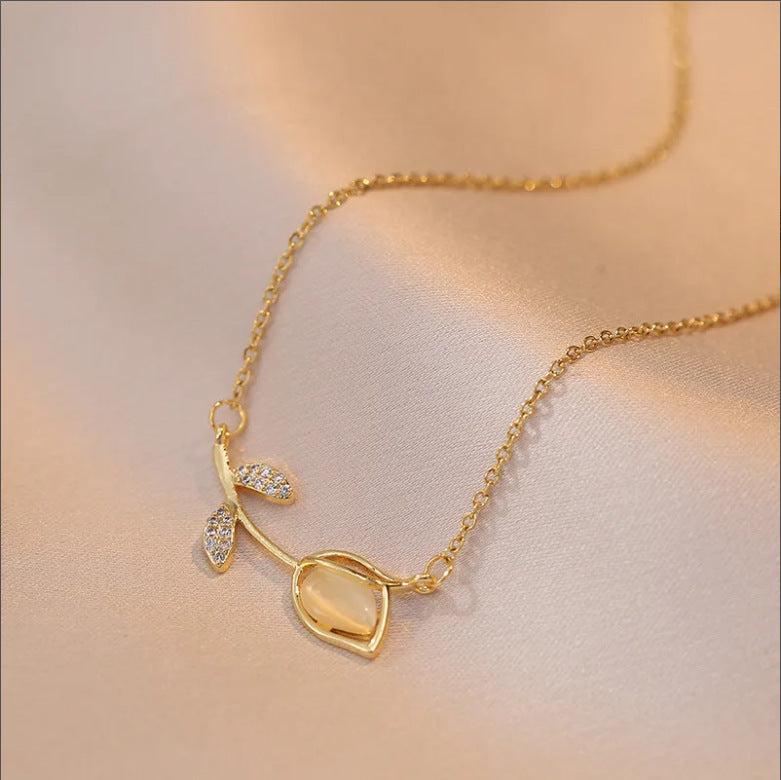 Rosyn Pendant Necklace